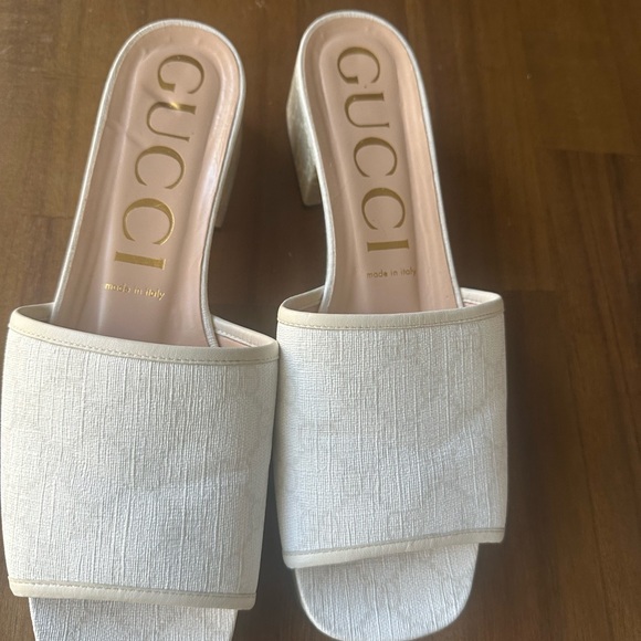 Gucci Women's Ivory Mules - Picture 1 of 7